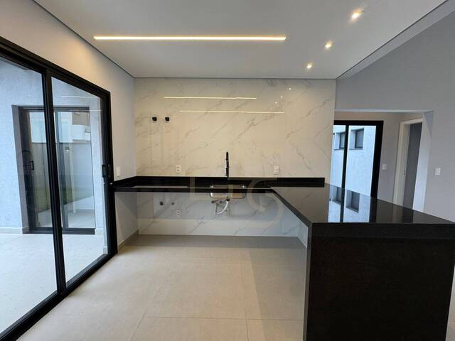 #100 - Casa em condomínio para Venda em Jundiaí - SP