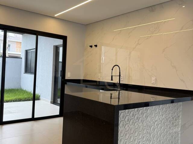 #100 - Casa em condomínio para Venda em Jundiaí - SP